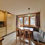 Апартаменти Azurit Ski-in, Ski-out *